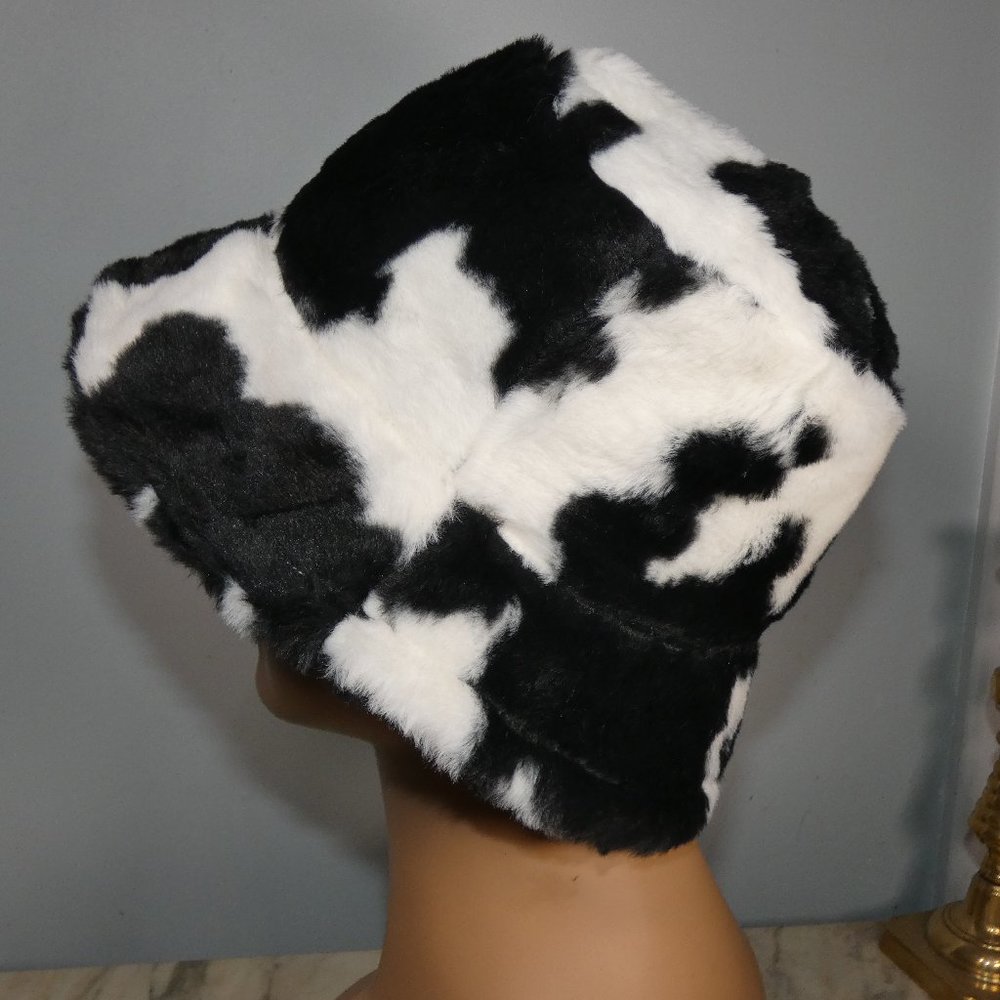 Cute! Stylish SOFT Warm Faux Fur Print Bucket Hat White with Black - Picture 7 of 11